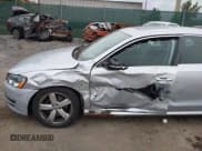 ✅ 2013 Volkswagen Passat SE • VIN: 1VWBP7A33DC121354 • Лот: 43571150. Опубликован ранее на IAAI с пробегом 109 752 миль. Бесплатный доступ к архиву аукционных продаж из США и подробный отчёт об истории автомобиля на DreamBid. Изображение 6.