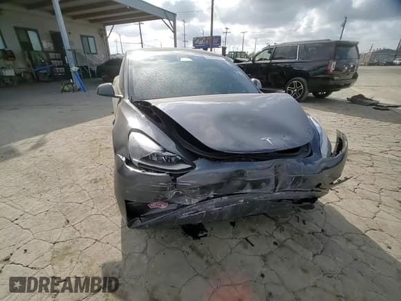 ✅ 2023 Tesla Model 3 Long Range • VIN: 5YJ3E1EB7PF712743 • Lot: 87485355. Wystawiony na Copart z przebiegiem 70 851 mil. Bezpłatny archiwum sprzedaży aukcyjnych z USA i szczegółowy raport historii pojazdu na DreamBid. Zdjęcie 13.