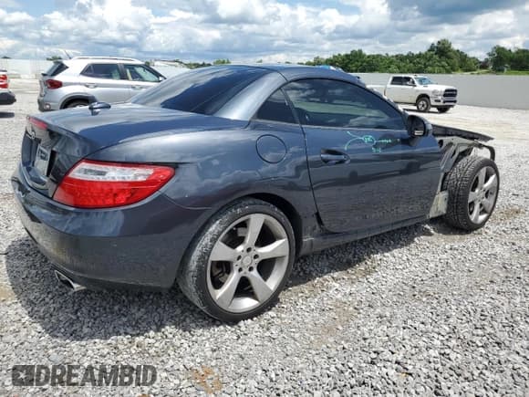 ✅ 2012 Mercedes-Benz SLK 350 • VIN: WDDPK5HA5CF008413 • Лот: 60976735. Опубликован ранее на Copart с пробегом 100 587 миль. Бесплатный доступ к архиву аукционных продаж из США и подробный отчёт об истории автомобиля на DreamBid. Изображение 3.