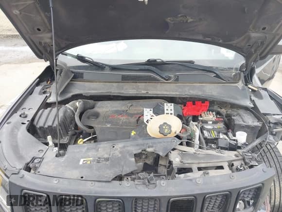 ✅ 2019 Jeep Compass Latitude • VIN: 3C4NJCBB6KT613295 • Lot: 41678017. Listed on IAAI with 104,572 mi. Free auction sales archive from the USA and detailed vehicle history report at DreamBid. Image 10.