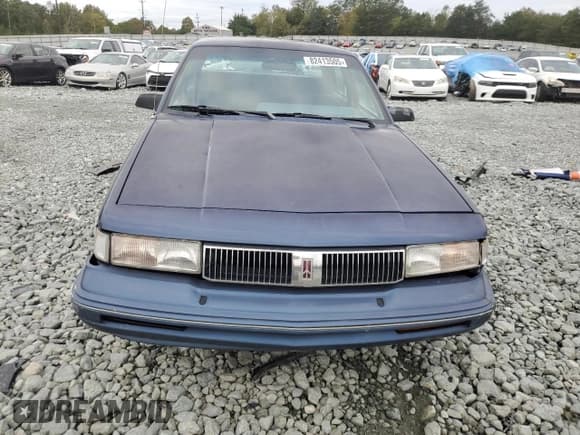 ✅ 1996 Oldsmobile Cutlass Ciera 1SA VX5 • VIN: 1G3AJ55M6T6317034 • Lot: 82413505. Listed on Copart with 293,552 mi. Free auction sales archive from the USA and detailed vehicle history report at DreamBid. Image 5.