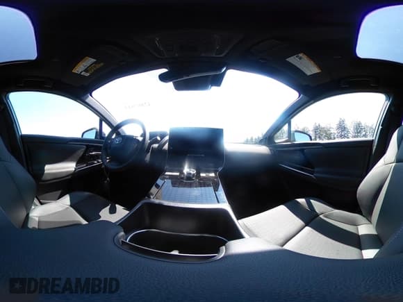 ✅ 2023 Toyota bZ4X XLE • VIN: JTMABACA5PA028969 • Лот: 42807613. Опубликован ранее на IAAI с пробегом 6 975 миль. Бесплатный доступ к архиву аукционных продаж из США и подробный отчёт об истории автомобиля на DreamBid. Изображение 21.