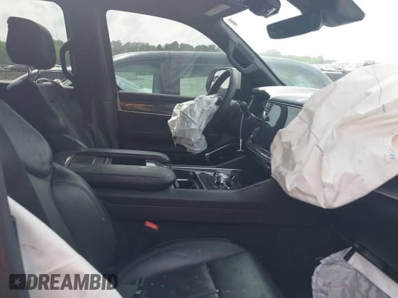 ✅ 2022 Jeep Wagoneer Series III • VIN: 1C4SJVDT0NS211461 • Lot: 42288775. Listed on IAAI with 69,530 mi. Free auction sales archive from the USA and detailed vehicle history report at DreamBid. Image 5.