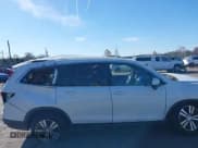 ✅ 2017 Honda Pilot EX-L • VIN: 5FNYF6H5XHB098584 • Lot: 43664045. Listed on IAAI with 119,767 mi. Free auction sales archive from the USA and detailed vehicle history report at DreamBid. Image 13.