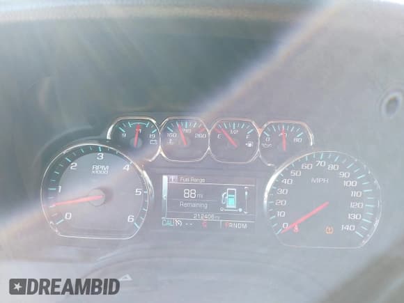 ✅ 2015 Chevrolet Suburban LT • VIN: 1GNSCJKC4FR616440 • Lot: 43489812. Wystawiony na IAAI z przebiegiem 212 406 mil. Bezpłatny archiwum sprzedaży aukcyjnych z USA i szczegółowy raport historii pojazdu na DreamBid. Zdjęcie 7.