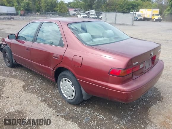 ✅ 1999 Toyota Camry LE • VIN: 4T1BG28K0XU595551 • Lot: 43170150. Wystawiony na IAAI z przebiegiem 157 031 mil. Bezpłatny archiwum sprzedaży aukcyjnych z USA i szczegółowy raport historii pojazdu na DreamBid. Zdjęcie 3.