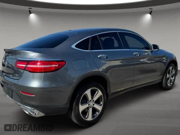 ✅ 2017 Mercedes-Benz GLC 300 • VIN: WDC0J4KB9HF201675 • Lot: 85178765. Wystawiony na Copart z przebiegiem 167 372 mil. Bezpłatny archiwum sprzedaży aukcyjnych z USA i szczegółowy raport historii pojazdu na DreamBid. Zdjęcie 4.