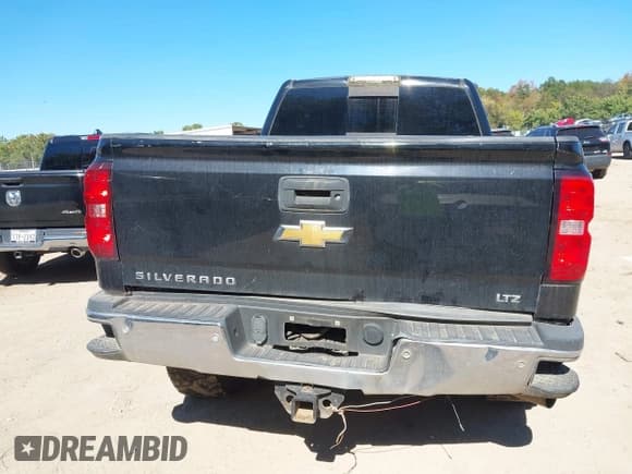 ✅ 2015 Chevrolet Silverado 2500HD LTZ • VIN: 1GC1KWE89FF117551 • Лот: 43428295. Опубликован ранее на IAAI с пробегом 327 618 миль. Бесплатный доступ к архиву аукционных продаж из США и подробный отчёт об истории автомобиля на DreamBid. Изображение 16.