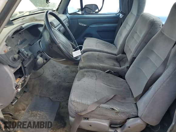 ✅ 1995 Ford F-150 • VIN: 1FTEF15N3SNA16648 • Lot: 55693755. Wystawiony na Copart z przebiegiem Nie podano. Bezpłatny archiwum sprzedaży aukcyjnych z USA i szczegółowy raport historii pojazdu na DreamBid. Zdjęcie 7.