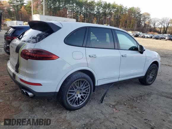 ✅ 2017 Porsche Cayenne S E-Hybrid • VIN: WP1AE2A29HLA72504 • Lot: 91635725. Listed on Copart with 168,371 mi. Free auction sales archive from the USA and detailed vehicle history report at DreamBid. Image 3.