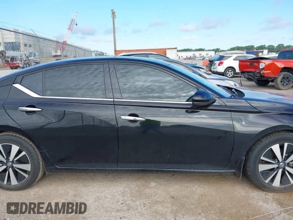 ✅ 2022 Nissan Altima SL • VIN: 1N4BL4EV8NN424800 • Lot: 42565037. Wystawiony na IAAI z przebiegiem 60 773 mil. Bezpłatny archiwum sprzedaży aukcyjnych z USA i szczegółowy raport historii pojazdu na DreamBid. Zdjęcie 13.