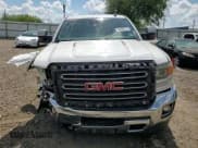 ✅ 2015 GMC Sierra 2500HD SLT • VIN: 1GT12ZE82FF640461 • Лот: 82568115. Опубликован ранее на Copart с пробегом 177 672 миль. Бесплатный доступ к архиву аукционных продаж из США и подробный отчёт об истории автомобиля на DreamBid. Изображение 13.
