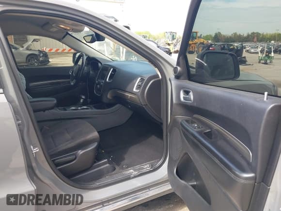 ✅ 2019 Dodge Durango SXT Plus • VIN: 1C4RDJAG9KC645325 • Lot: 42221279. Wystawiony na IAAI z przebiegiem 79 666 mil. Bezpłatny archiwum sprzedaży aukcyjnych z USA i szczegółowy raport historii pojazdu na DreamBid. Zdjęcie 5.