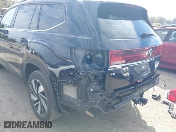 ✅ 2024 Volkswagen Atlas SE • VIN: 1V2JR2CA1RC561621 • Лот: 43316615. Опубликован ранее на IAAI с пробегом 43 224 миль. Бесплатный доступ к архиву аукционных продаж из США и подробный отчёт об истории автомобиля на DreamBid. Изображение 18.