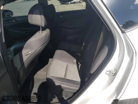 2017 Hyundai Tucson Sport z VIN KM8J33A24HU557040, wystawiony jako Copart lot #85887885 z przebiegiem 113 488 mil mil oraz Szkoda całkowita • Salvage title. Historia ofert i sprzedaży dostępna na DreamBid. Obrazek 11.