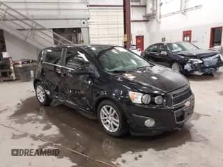 2016 Chevrolet Sonic LT с VIN 1G1JC6SG2G4119172, выставлен на аукционе IAAI как лот 42922137 с пробегом 82 017 миль миль и . История ставок и продаж доступна на DreamBid. Изображение 1.
