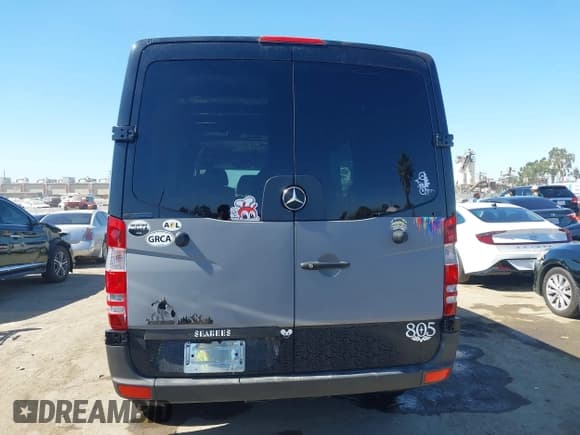 ✅ 2012 Mercedes-Benz Sprinter Passenger • VIN: WDZPE7CC1C5646024 • Lot: 42619520. Wystawiony na IAAI z przebiegiem 322 684 mil. Bezpłatny archiwum sprzedaży aukcyjnych z USA i szczegółowy raport historii pojazdu na DreamBid. Zdjęcie 17.