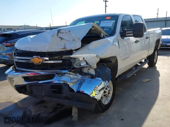✅ 2014 Chevrolet Silverado 2500HD Work Truck • VIN: 1GC1CVCG8EF161704 • Лот: 43678631. Опубликован ранее на IAAI с пробегом 264 452 миль. Бесплатный доступ к архиву аукционных продаж из США и подробный отчёт об истории автомобиля на DreamBid. Изображение 2.