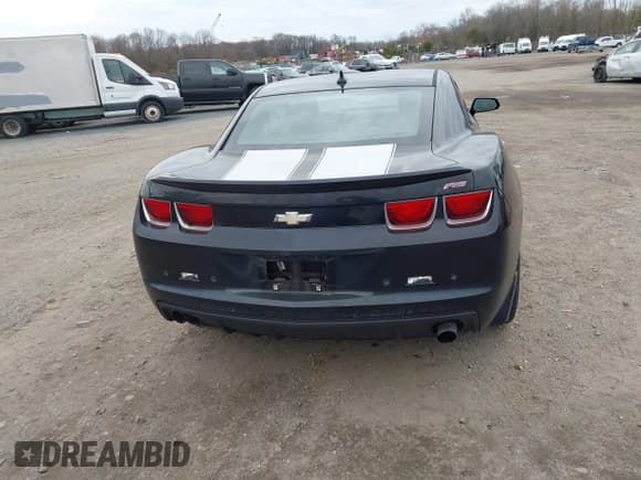✅ 2013 Chevrolet Camaro LT • VIN: 2G1FC1E35D9140852 • Lot: 43772311. Listed on IAAI with 154,885 mi. Free auction sales archive from the USA and detailed vehicle history report at DreamBid. Image 17.