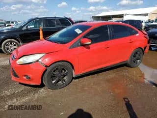 ✅ 2014 Ford Focus SE • VIN: 1FADP3F26EL318286 • Lot: 83986035. Wystawiony na Copart z przebiegiem 169 480 mil. Bezpłatny archiwum sprzedaży aukcyjnych z USA i szczegółowy raport historii pojazdu na DreamBid. Zdjęcie 1.