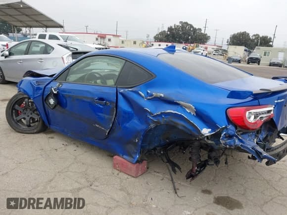 ✅ 2018 Subaru BRZ Premium • VIN: JF1ZCAB16J9600681 • Lot: 42039375. Listed on IAAI with 41,741 mi. Free auction sales archive from the USA and detailed vehicle history report at DreamBid. Image 6.