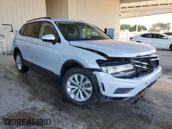 ✅ 2019 Volkswagen Tiguan S • VIN: 3VV1B7AX4KM031210 • Lot: 93193205. Listed on Copart with 51,985 mi. Free auction sales archive from the USA and detailed vehicle history report at DreamBid. Image 4.