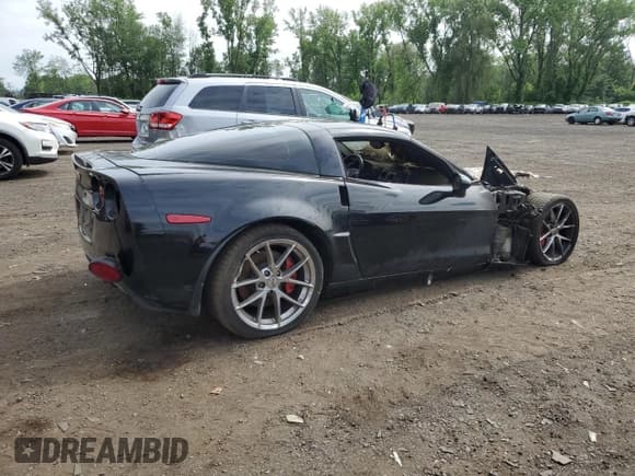 ✅ 2011 Chevrolet Corvette • VIN: 1G1YK2DE5B5110555 • Lot: 61178455. Wystawiony na Copart z przebiegiem Nie podano. Bezpłatny archiwum sprzedaży aukcyjnych z USA i szczegółowy raport historii pojazdu na DreamBid. Zdjęcie 3.