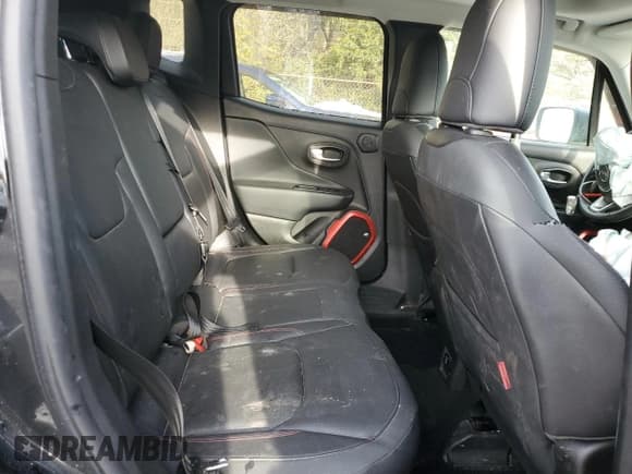 ✅ 2017 Jeep Renegade Trailhawk • VIN: ZACCJBCB7HPF27364 • Lot: 92474305. Listed on Copart with 87,850 mi. Free auction sales archive from the USA and detailed vehicle history report at DreamBid. Image 11.