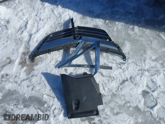 ✅ 2011 Acura RL Technology • VIN: JH4KB2F63BC000889 • Lot: 41600069. Listed on IAAI with 181,907 mi. Free auction sales archive from the USA and detailed vehicle history report at DreamBid. Image 12.