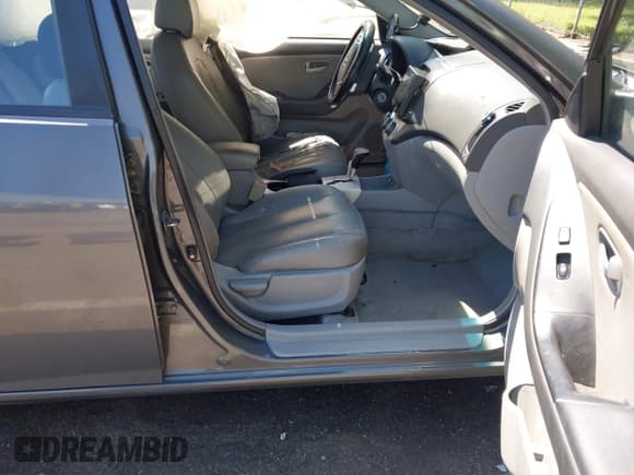 ✅ 2007 Hyundai Elantra GLS • VIN: KMHDU46D37U111048 • Lot: 43052777. Wystawiony na IAAI z przebiegiem 200 281 mil. Bezpłatny archiwum sprzedaży aukcyjnych z USA i szczegółowy raport historii pojazdu na DreamBid. Zdjęcie 5.