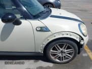 ✅ 2007 MINI Hardtop S • VIN: WMWMF73567TL89619 • Lot: 42807828. Wystawiony na IAAI z przebiegiem 201 371 mil. Bezpłatny archiwum sprzedaży aukcyjnych z USA i szczegółowy raport historii pojazdu na DreamBid. Zdjęcie 6.