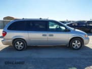 ✅ 2005 Dodge Caravan SXT • VIN: 2D4GP44L55R134475 • Lot: 43575271. Listed on IAAI with 200,475 mi. Free auction sales archive from the USA and detailed vehicle history report at DreamBid. Image 13.