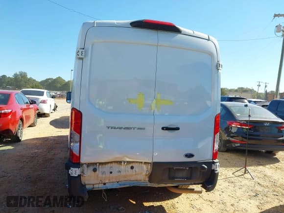 ✅ 2023 Ford Transit Cargo • VIN: 1FTBR1C85PKA99984 • Lot: 43492650. Listed on IAAI with 89,505 mi. Free auction sales archive from the USA and detailed vehicle history report at DreamBid. Image 16.