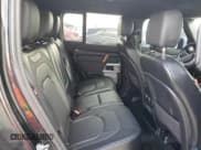 ✅ 2023 Land Rover Defender X-Dynamic SE • VIN: SALE2FEU9P2226186 • Lot: 43362315. Wystawiony na Copart z przebiegiem Nie podano. Bezpłatny archiwum sprzedaży aukcyjnych z USA i szczegółowy raport historii pojazdu na DreamBid. Zdjęcie 12.