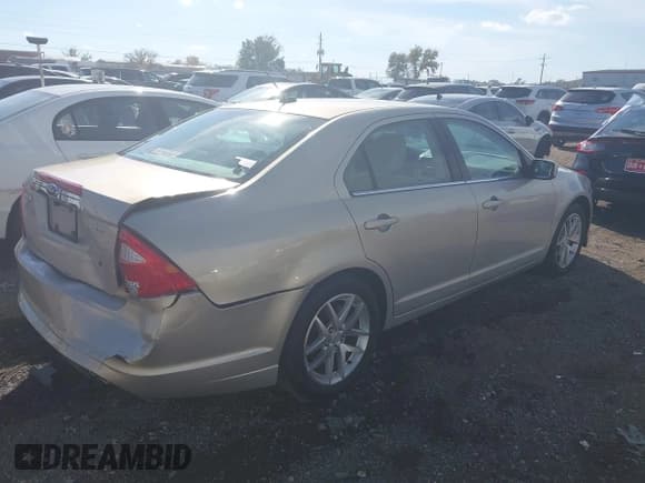 ✅ 2010 Ford Fusion SEL • VIN: 3FAHP0JA2AR220138 • Lot: 43619392. Listed on IAAI with 130,361 mi. Free auction sales archive from the USA and detailed vehicle history report at DreamBid. Image 4.