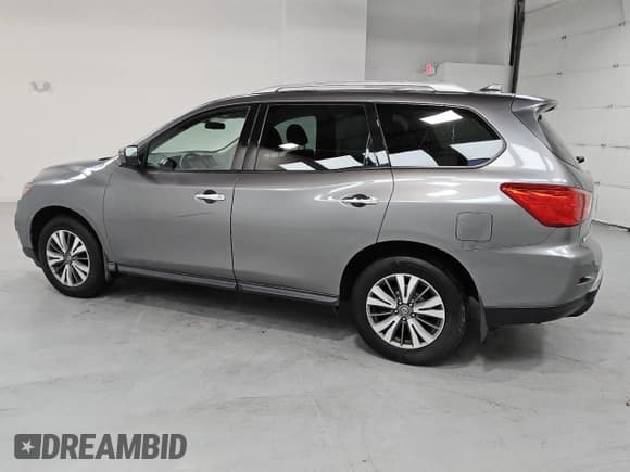 ✅ 2020 Nissan Pathfinder S • VIN: 5N1DR2AM0LC621421 • Lot: 81576635. Wystawiony na Copart z przebiegiem 77 120 mil. Bezpłatny archiwum sprzedaży aukcyjnych z USA i szczegółowy raport historii pojazdu na DreamBid. Zdjęcie 2.