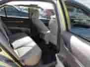 2022 Toyota Camry XLE z VIN 4T1F11AK3NU033583, wystawiony jako IAAI lot #42358589 z przebiegiem 120 000 mil mil oraz . Historia ofert i sprzedaży dostępna na DreamBid. Obrazek 8.