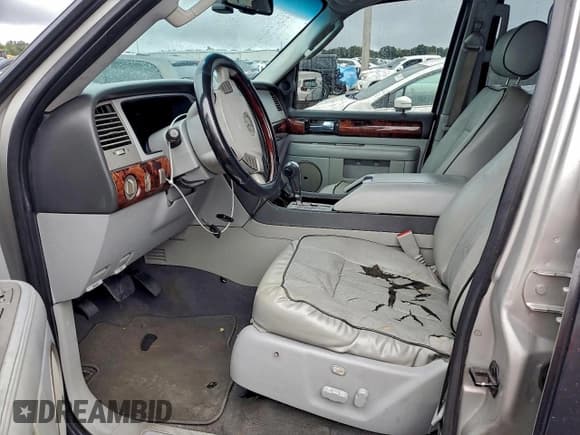 ✅ 2006 Lincoln Navigator Luxury • VIN: 5LMFU28556LJ17986 • Lot: 94752845. Listed on Copart with 166,651 mi. Free auction sales archive from the USA and detailed vehicle history report at DreamBid. Image 7.