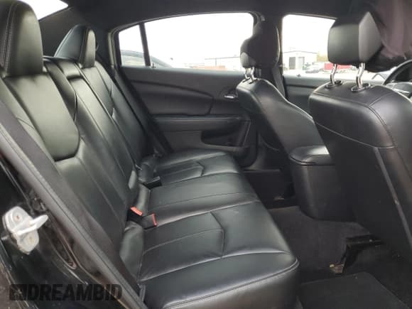 ✅ 2011 Chrysler 200 Limited • VIN: 1C3BC2FG5BN607263 • Lot: 85177925. Wystawiony na Copart z przebiegiem 126 986 mil. Bezpłatny archiwum sprzedaży aukcyjnych z USA i szczegółowy raport historii pojazdu na DreamBid. Zdjęcie 10.