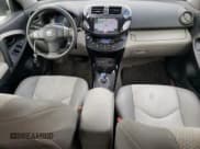 ✅ 2013 Toyota RAV4 • VIN: 2T3YL4DV1DW002025 • Lot: 79432364. Wystawiony na Copart z przebiegiem 84 970 mil. Bezpłatny archiwum sprzedaży aukcyjnych z USA i szczegółowy raport historii pojazdu na DreamBid. Zdjęcie 8.