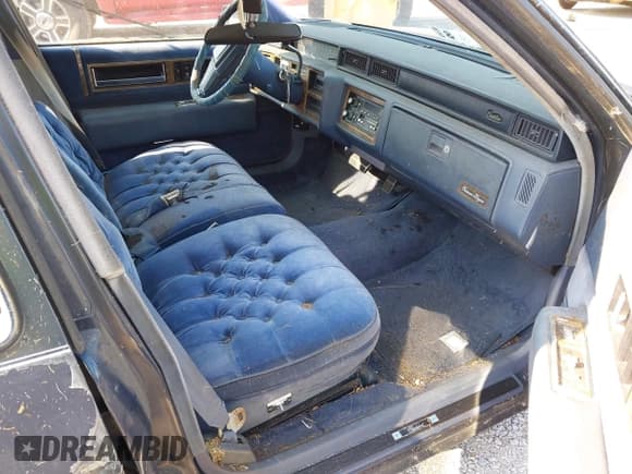 ✅ 1985 Cadillac LYRIQ • VIN: 1G6CB698XF4229714 • Лот: 42666527. Опубликован ранее на IAAI с пробегом 207 521 миль. Бесплатный доступ к архиву аукционных продаж из США и подробный отчёт об истории автомобиля на DreamBid. Изображение 5.