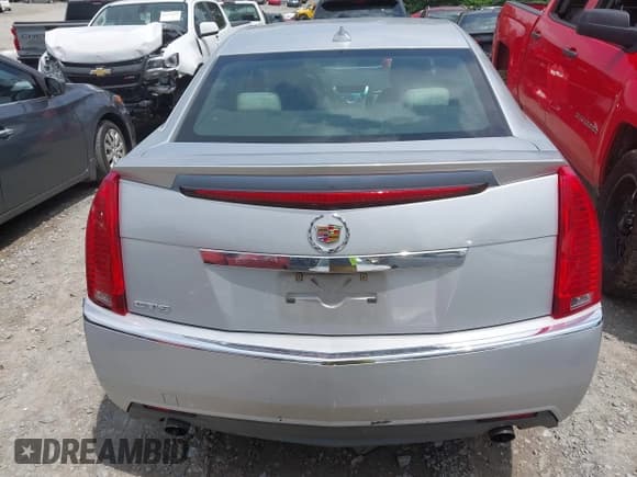 ✅ 2010 Cadillac CTS • VIN: 1G6DA5EG3A0125550 • Lot: 42291037. Wystawiony na IAAI z przebiegiem 134 128 mil. Bezpłatny archiwum sprzedaży aukcyjnych z USA i szczegółowy raport historii pojazdu na DreamBid. Zdjęcie 16.