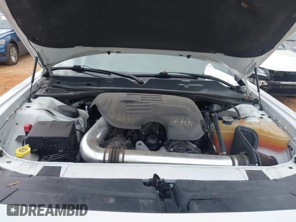 ✅ 2016 Dodge Challenger SXT • VIN: 2C3CDZAG4GH240163 • Lot: 43392879. Wystawiony na IAAI z przebiegiem 137 975 mil. Bezpłatny archiwum sprzedaży aukcyjnych z USA i szczegółowy raport historii pojazdu na DreamBid. Zdjęcie 10.