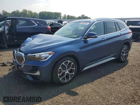 ✅ 2022 BMW X1 xDrive28i • VIN: WBXJG9C02N5U60211 • Lot: 66889385. Wystawiony na Copart z przebiegiem 21 861 mil. Bezpłatny archiwum sprzedaży aukcyjnych z USA i szczegółowy raport historii pojazdu na DreamBid. Zdjęcie 1.