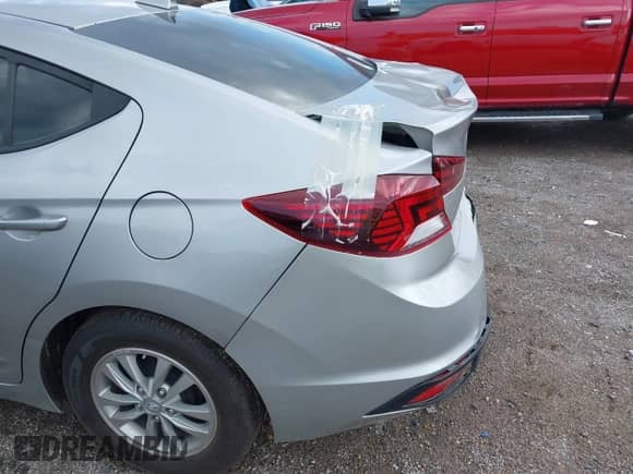 2020 Hyundai Elantra Eco с VIN 5NPD94LA2LH575419, выставлен на аукционе IAAI как лот 42670761 с пробегом 94 229 миль миль и . История ставок и продаж доступна на DreamBid. Изображение 17.