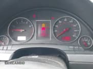 ✅ 2002 Audi A4 1.8T • VIN: WAUVC68E52A313264 • Lot: 42510077. Wystawiony na IAAI z przebiegiem 215 565 mil. Bezpłatny archiwum sprzedaży aukcyjnych z USA i szczegółowy raport historii pojazdu na DreamBid. Zdjęcie 7.