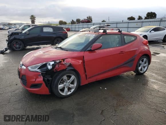 ✅ 2013 Hyundai Veloster w/Black Int • VIN: KMHTC6AD3DU111936 • Lot: 86874854. Wystawiony na Copart z przebiegiem 99 696 mil. Bezpłatny archiwum sprzedaży aukcyjnych z USA i szczegółowy raport historii pojazdu na DreamBid. Zdjęcie 1.