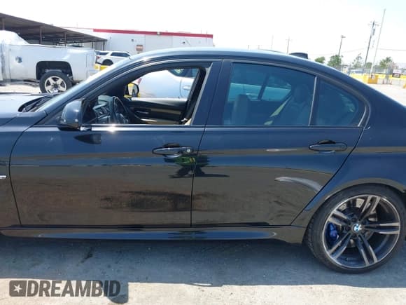 ✅ 2015 BMW M3 • VIN: WBS3C9C59FP804029 • Lot: 42438618. Wystawiony na IAAI z przebiegiem 109 817 mil. Bezpłatny archiwum sprzedaży aukcyjnych z USA i szczegółowy raport historii pojazdu na DreamBid. Zdjęcie 14.