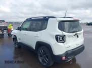 ✅ 2020 Jeep Renegade Latitude • VIN: ZACNJBB13LPM05558 • Lot: 43270670. Wystawiony na IAAI z przebiegiem 65 000 mil. Bezpłatny archiwum sprzedaży aukcyjnych z USA i szczegółowy raport historii pojazdu na DreamBid. Zdjęcie 3.