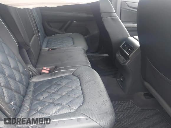 ✅ 2024 Volkswagen Atlas SEL Premium R-Line • VIN: 1V2FE2CA0RC253583 • Lot: 41951435. Wystawiony na IAAI z przebiegiem 4 668 mil. Bezpłatny archiwum sprzedaży aukcyjnych z USA i szczegółowy raport historii pojazdu na DreamBid. Zdjęcie 8.